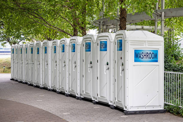 Best Portable restroom trailer rental  in Garland, TX
